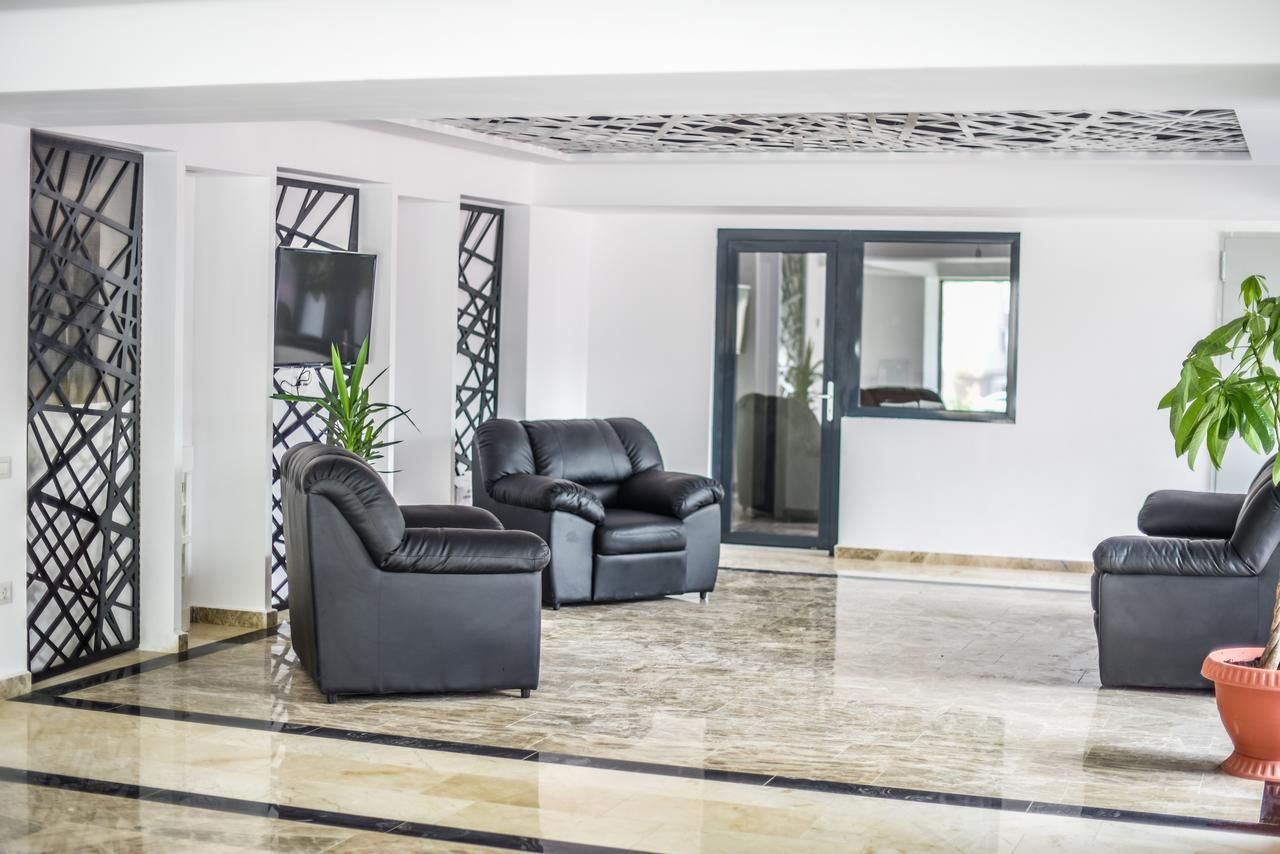 Sns Apartament In Vila Sophia ママイア エクステリア 写真