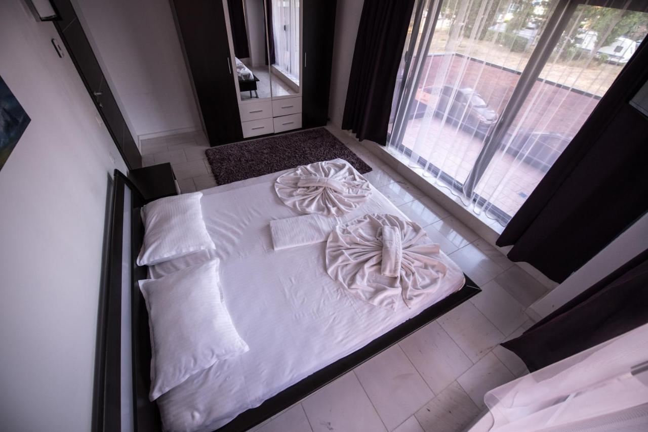 Sns Apartament In Vila Sophia ママイア エクステリア 写真