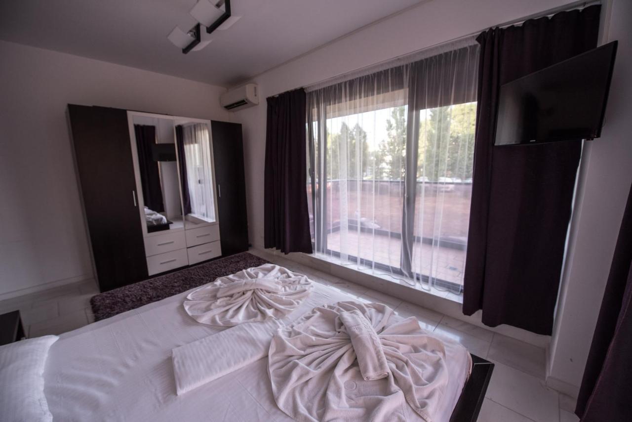 Sns Apartament In Vila Sophia ママイア エクステリア 写真
