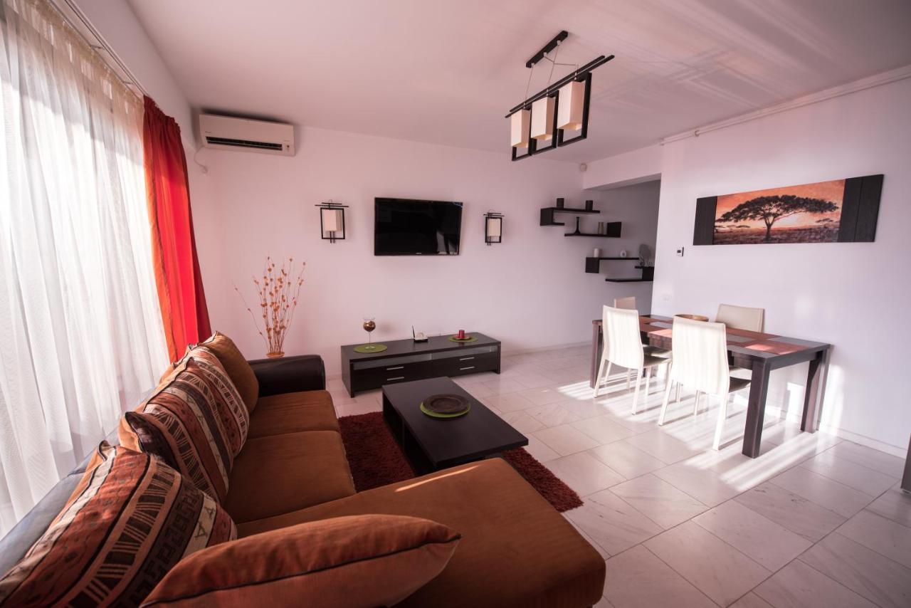 Sns Apartament In Vila Sophia ママイア エクステリア 写真